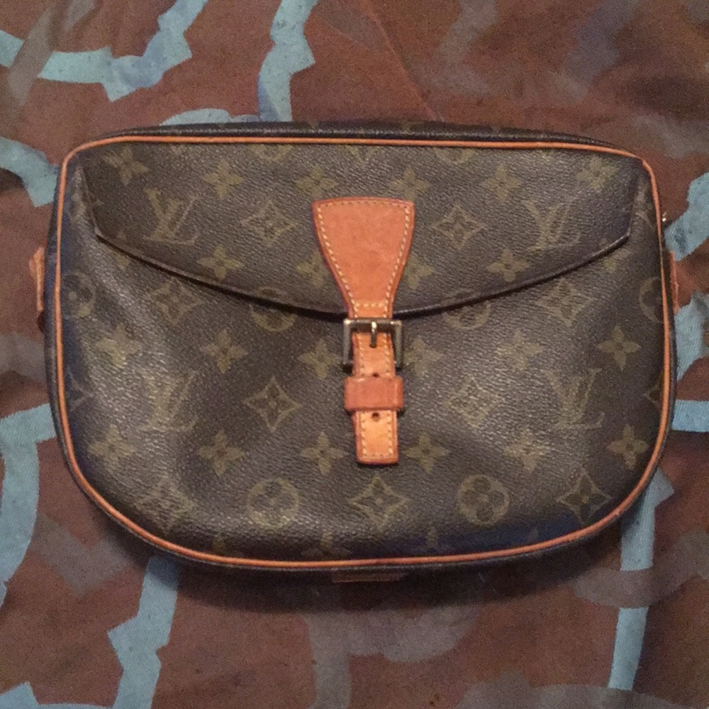 Louis Vuitton Crossbody Bag W/O STRAP!
